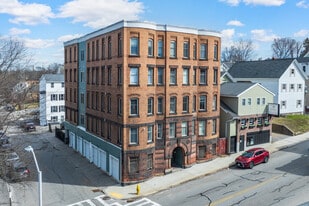 257 Pleasant St in Worcester, MA - Building Photo