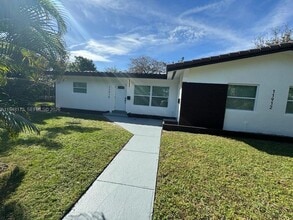 11912 NE 10th Ave in Biscayne Park, FL - Building Photo - Building Photo