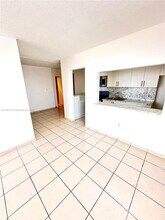 1255 Collins Ave in Miami Beach, FL - Building Photo - Building Photo