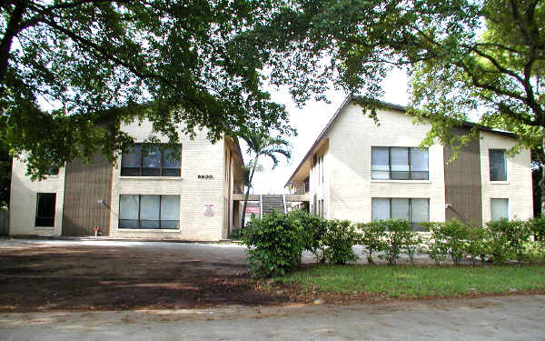 Villa Apartments in Coral Springs, FL - Building Photo - Building Photo