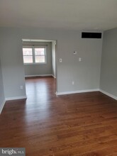 630 Kingston Rd in Middle River, MD - Foto de edificio - Building Photo