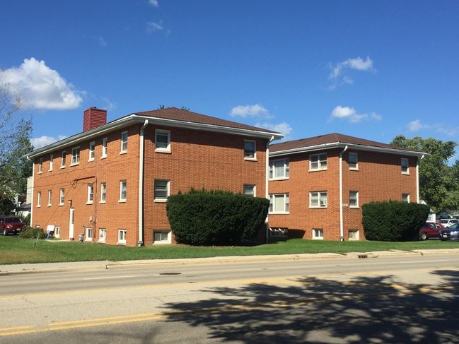 Sheridan Place Apartments in Winthrop Harbor, IL - Foto de edificio - Building Photo