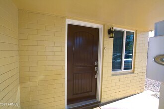 2434 E Clarendon Ave in Phoenix, AZ - Building Photo - Building Photo