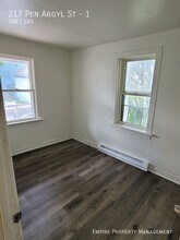 217 Pen Argyl St in Pen Argyl, PA - Building Photo - Building Photo