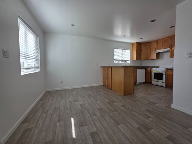 8034 Ney Ave in Oakland, CA - Building Photo - Building Photo