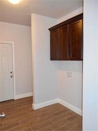 2811 Walnut St photo'