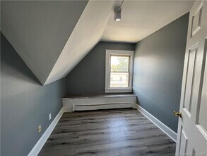 251 Black Rock Ave in Bridgeport, CT - Building Photo - Building Photo