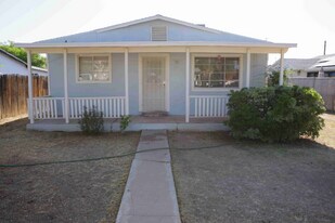 306 N Palm St in Gilbert, AZ - Building Photo