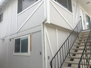 1451-1451-1451-1452 Hornblend St in San Diego, CA - Building Photo - Building Photo