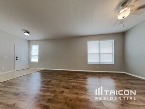 10337 Avelar Ridge Dr in Riverview, FL - Building Photo - Building Photo
