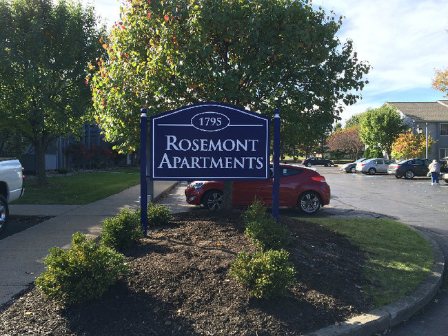 Rosemont Apartments photo'