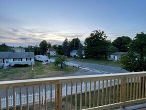 162 Russell Rd, Unit Upper Unit in Westfield, MA - Building Photo - Building Photo