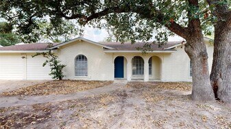 2009 Carter Creek Pkwy, Unit 05403H in Bryan, TX - Building Photo