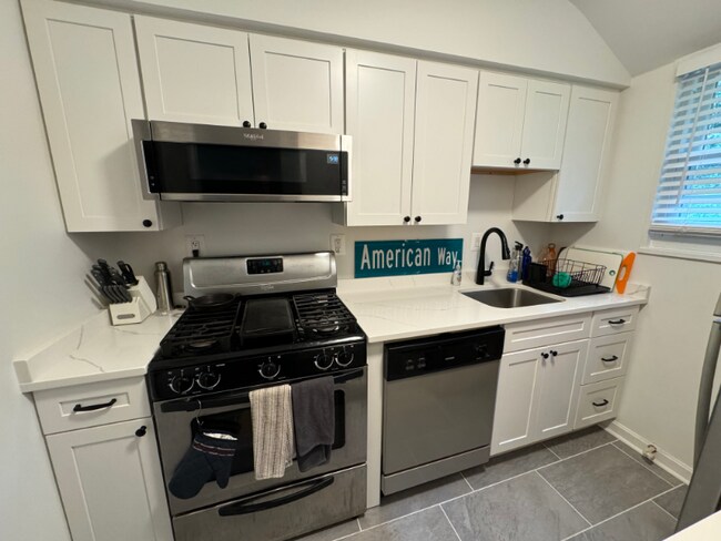 1220 N Meade St in Arlington, VA - Building Photo - Building Photo