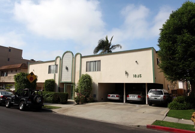 1835 Purdue Ave in Los Angeles, CA - Foto de edificio - Building Photo