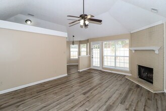 1172 Jessica Lauren Dr in Cordova, TN - Building Photo - Building Photo