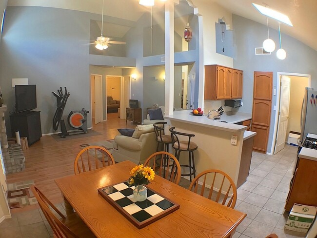 12056 Jose Cisneros Dr in El Paso, TX - Building Photo - Building Photo