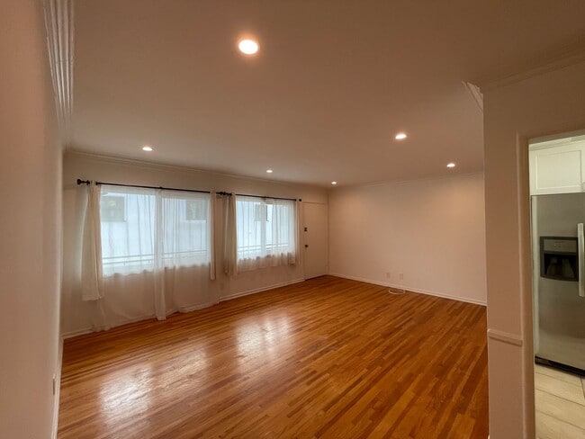 1059-1059 S Genesee Ave in Los Angeles, CA - Building Photo - Building Photo