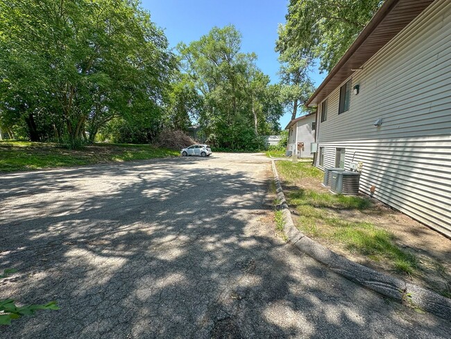 313 S Franklin Ave in Ames, IA - Foto de edificio - Building Photo