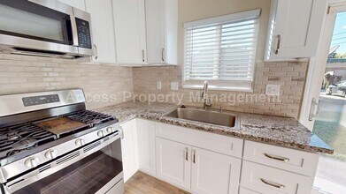 1601 Carver Rd in Modesto, CA - Building Photo - Building Photo