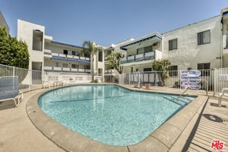 12015 Kling St in Los Angeles, CA - Building Photo - Building Photo