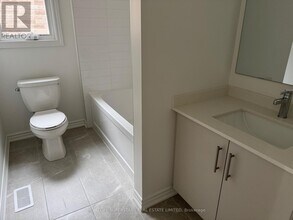 1583 Savoline Blvd in Milton, ON - Building Photo - Building Photo