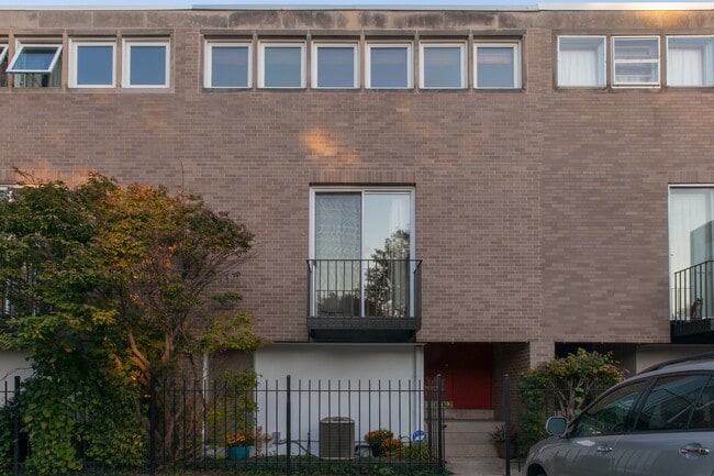 5647 S Harper Ave in Chicago, IL - Building Photo - Building Photo