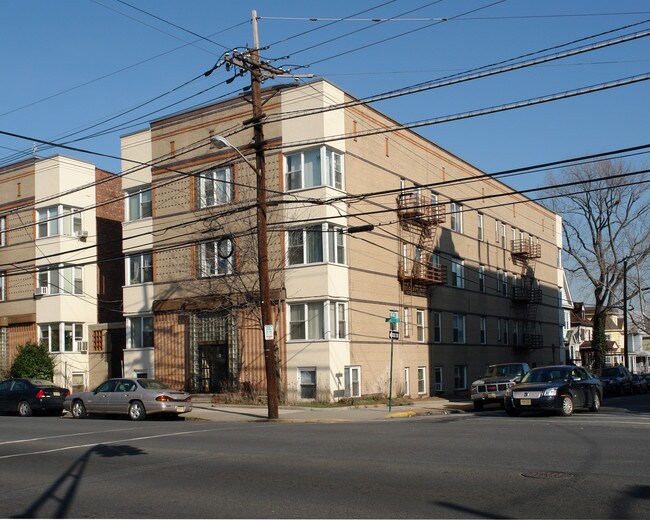 820 Avenue C in Bayonne, NJ - Building Photo - Building Photo