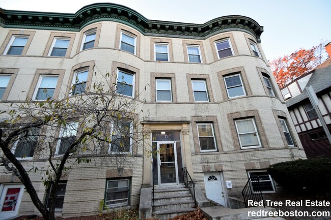 11 Saint Lukes Rd, Unit B in Boston, MA - Building Photo - Building Photo