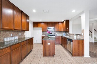 547 Red Quill Nest in San Antonio, TX - Building Photo - Building Photo