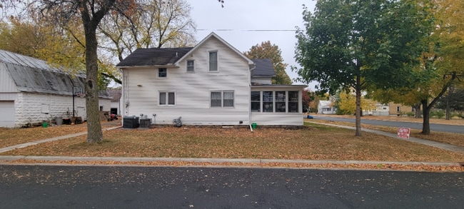 501 W Main St