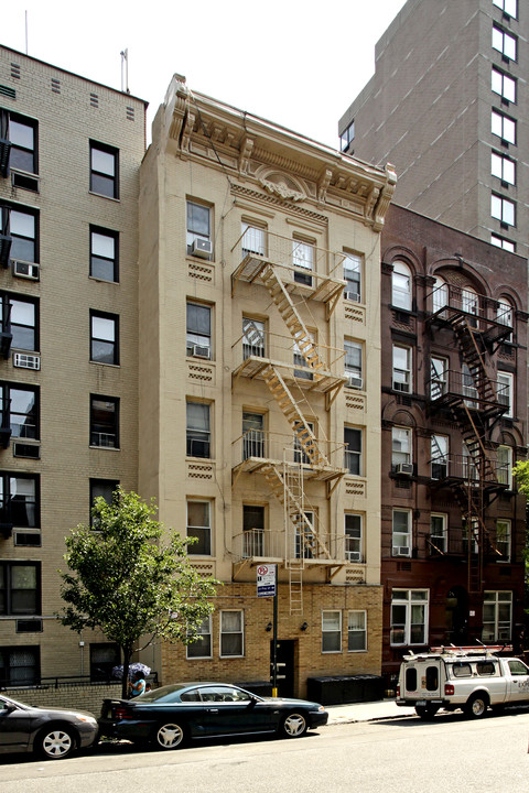 237 E 28th St in New York, NY - Building Photo