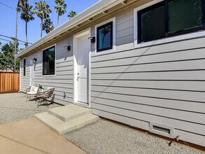 200 Mountain View Ave in Mountain View, CA - Building Photo - Building Photo