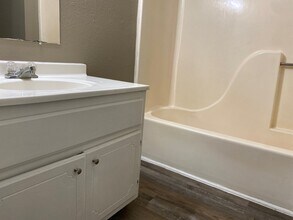 29 Woodmont Dr, Unit D in Jackson, TN - Building Photo - Building Photo