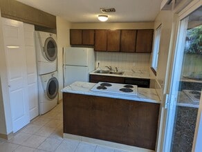 Andorra Apartments in Vancouver, WA - Building Photo - Building Photo
