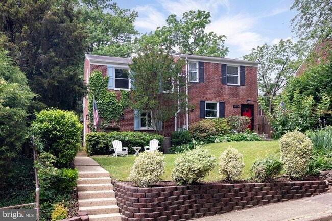 2902 Landover St in Alexandria, VA - Building Photo - Building Photo