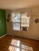 800 S Oak Dr in Bronx, NY - Building Photo