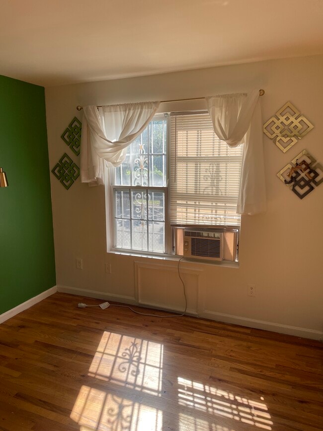 property at 800 S Oak Dr