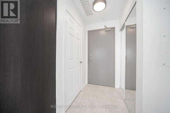 50-450 Sky Harbour Dr in Brampton, ON - Building Photo - Building Photo