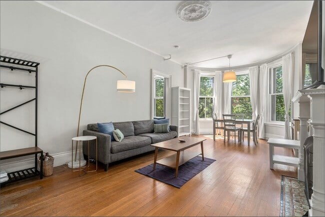 377 Commonwealth Ave in Boston, MA - Building Photo - Building Photo