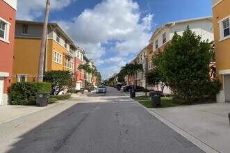 770 Millbrae Ct in West Palm Beach, FL - Building Photo - Building Photo