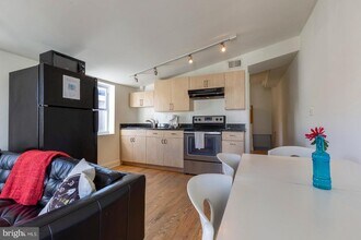 1615 Brown St-Unit -3 in Philadelphia, PA - Building Photo - Building Photo