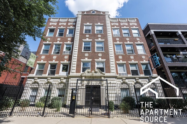 1621 N Humboldt Blvd, Unit 4c