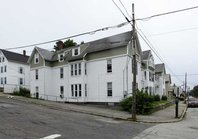 81 Ashland St in Manchester, NH - Building Photo - Building Photo