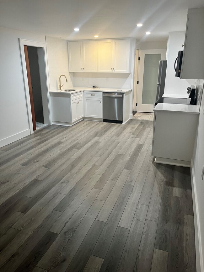 property at 3329 SE Kelly St