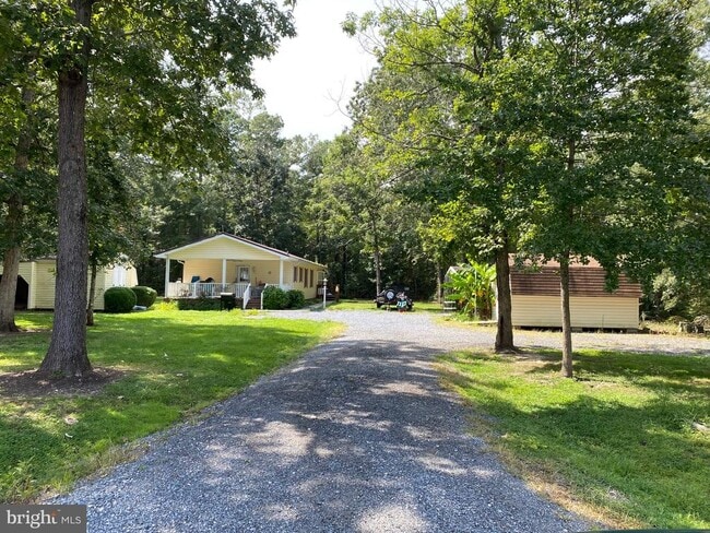 property at 38965 Maycroft Rd