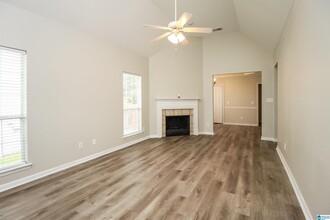 282 Forest Lakes Dr in Sterrett, AL - Building Photo - Building Photo