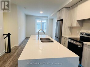 6 Mermot Ln in Markham, ON - Building Photo - Building Photo