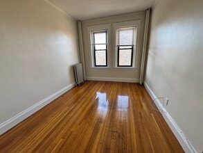 19 Washington St S, Unit 402 in Malden, MA - Building Photo - Building Photo