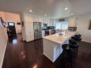 11686 Mindanao St in Cypress, CA - Building Photo - Building Photo